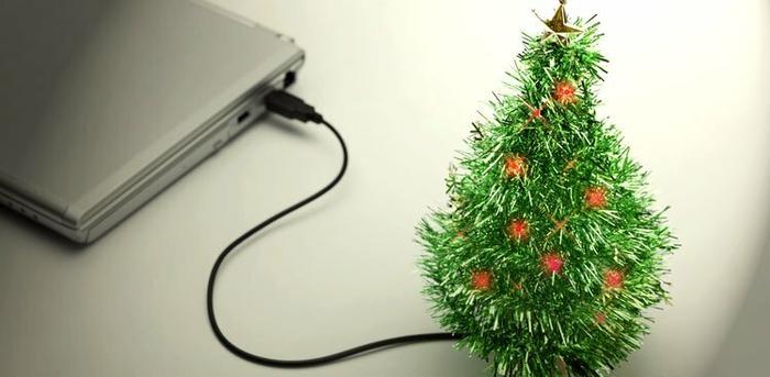 Christmas tree and computer