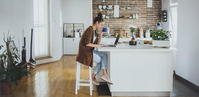 women on laptop