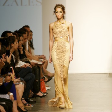 Pamela Gonzales: An Inspiring Star at Nolcha Fashion Week
