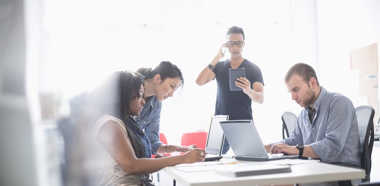 Ilustrasi <a href='https://jakarta.tribunnews.com/tag/pendengar' title='pendengar'>pendengar</a> yang buruk.